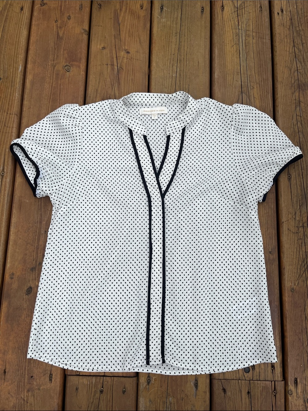 Monteau Los Angeles black and white polka dot short sleeve blouse